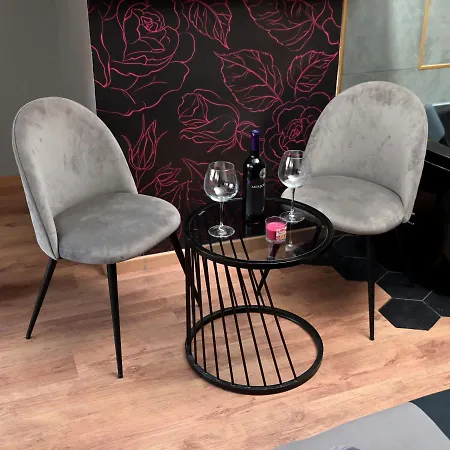 Carlos Apartment